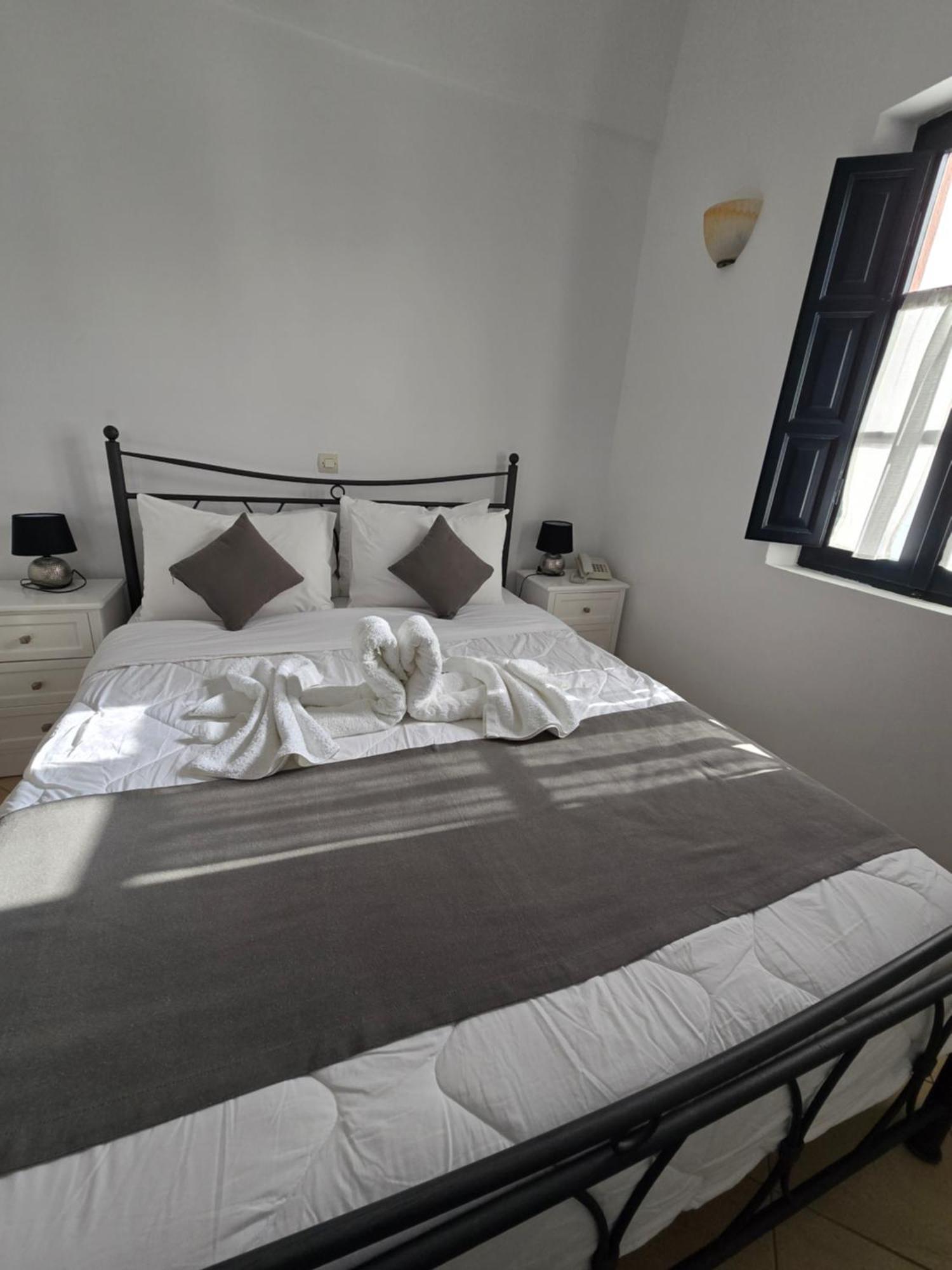 Anthonas Apartments อิเมโรวิยอน ภายนอก รูปภาพ